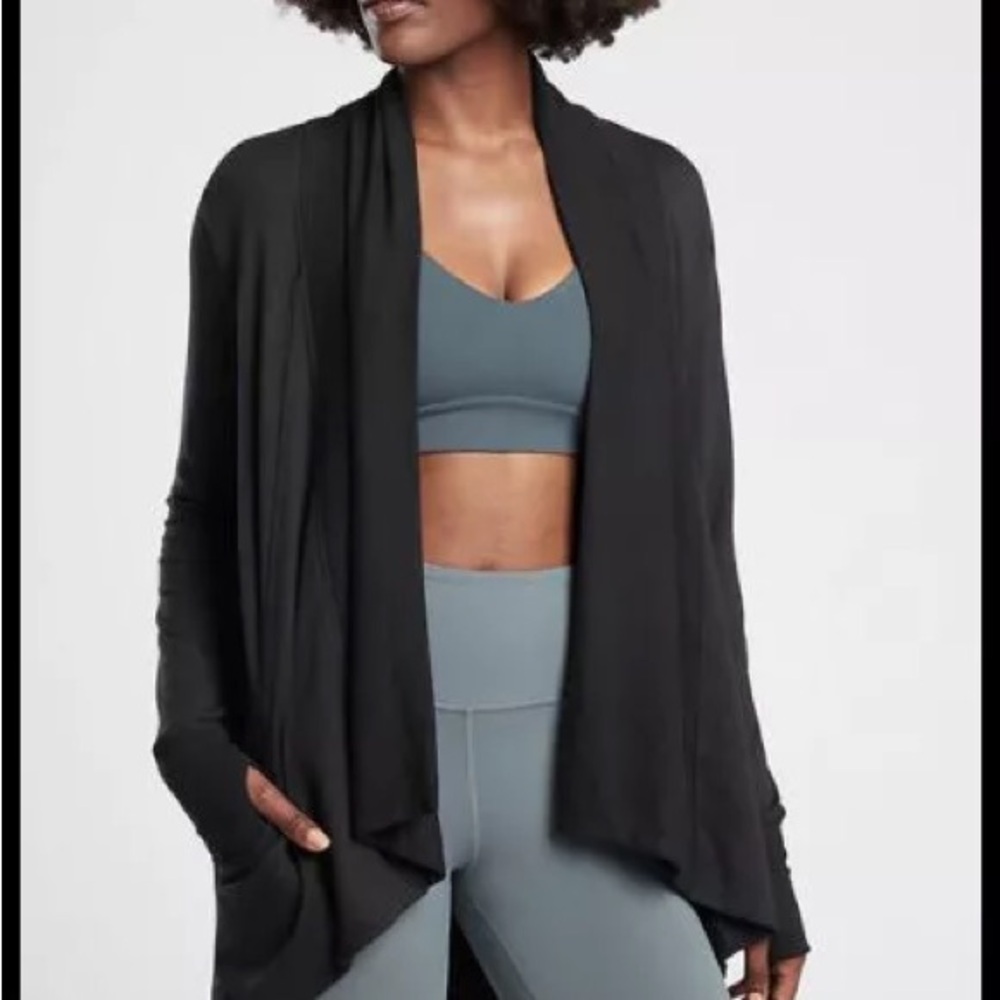 Athleta Pranayama Wrap - Size Medium - Black